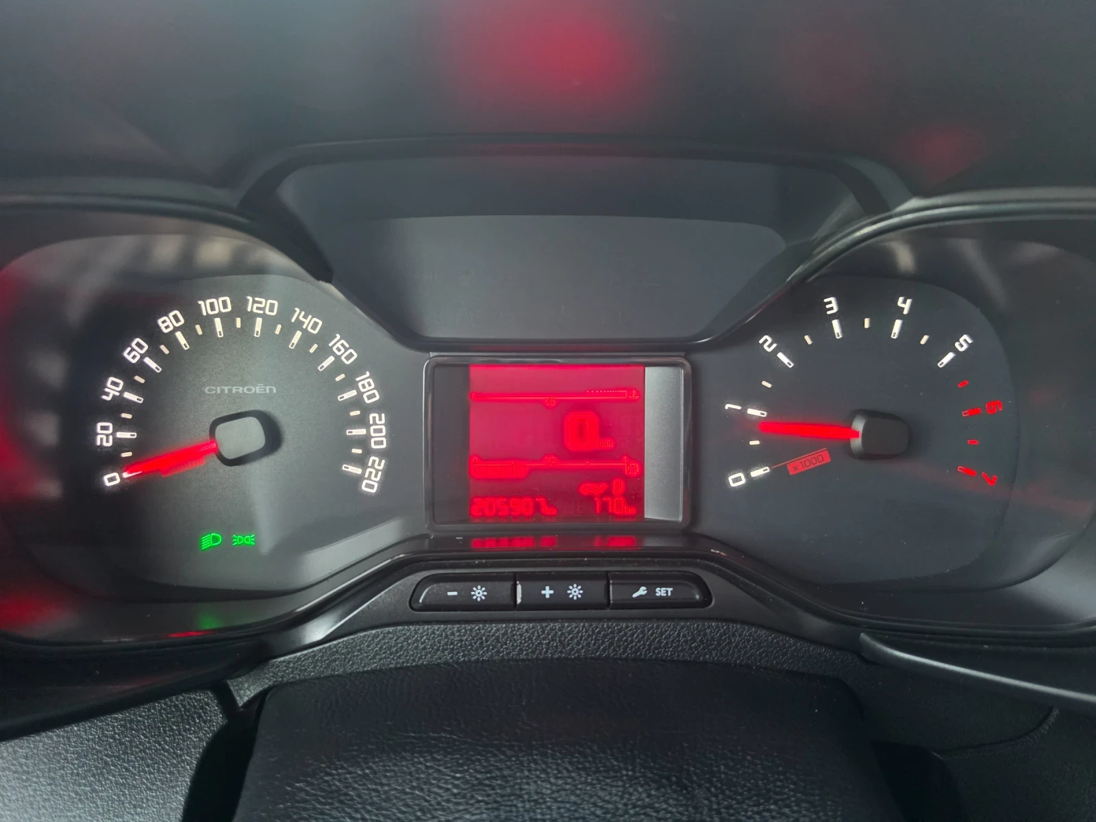 Citroen Berlingo MAXI 1.6 HDI, снимка 8 - Автомобили и джипове - 56162229