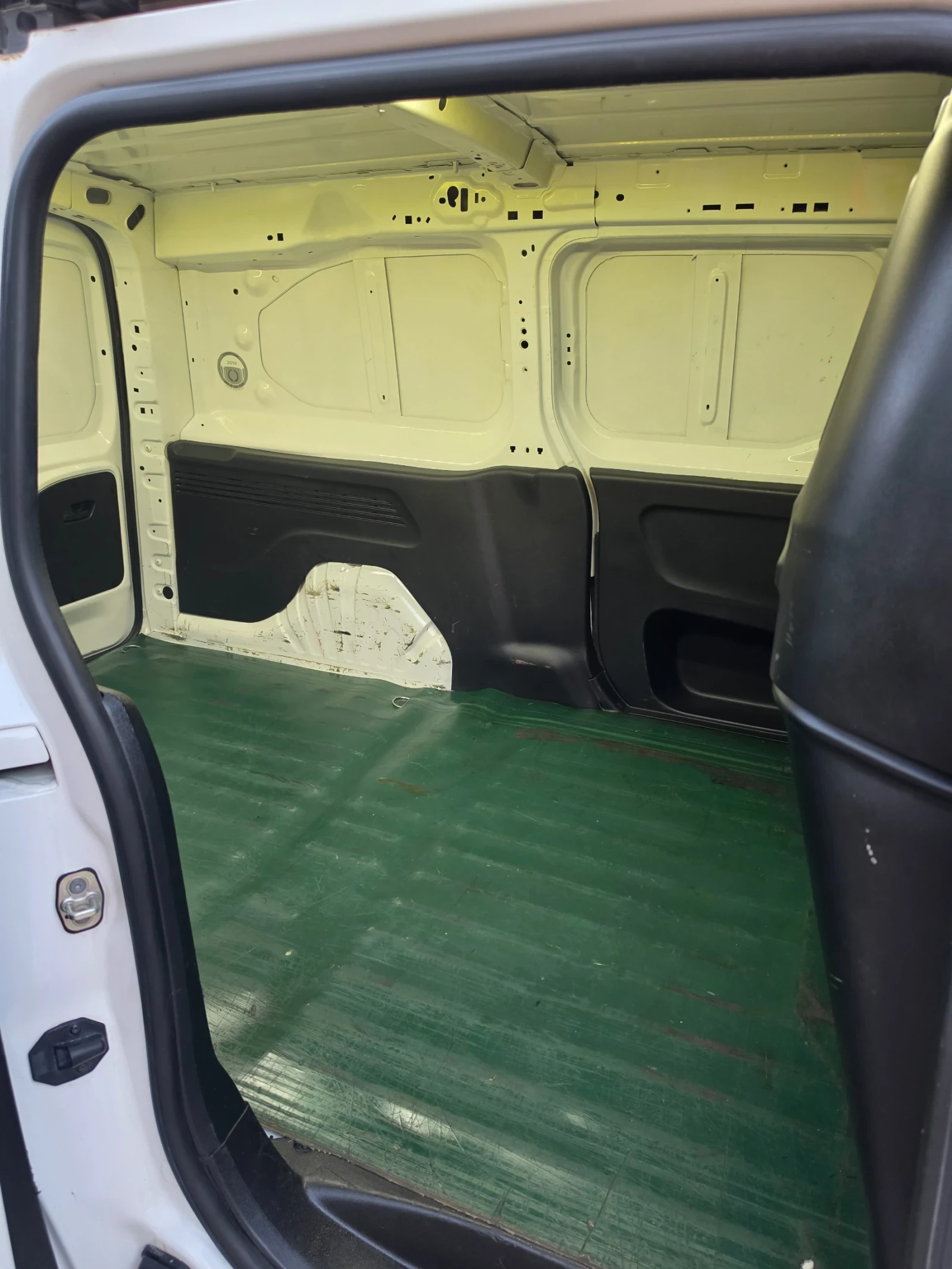Citroen Berlingo MAXI 1.6 HDI, снимка 9 - Автомобили и джипове - 56162229