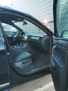 VW Touareg 3.0 TDI Facelift R-line - 19780 € / 38686.32 лв. - 31444493 7