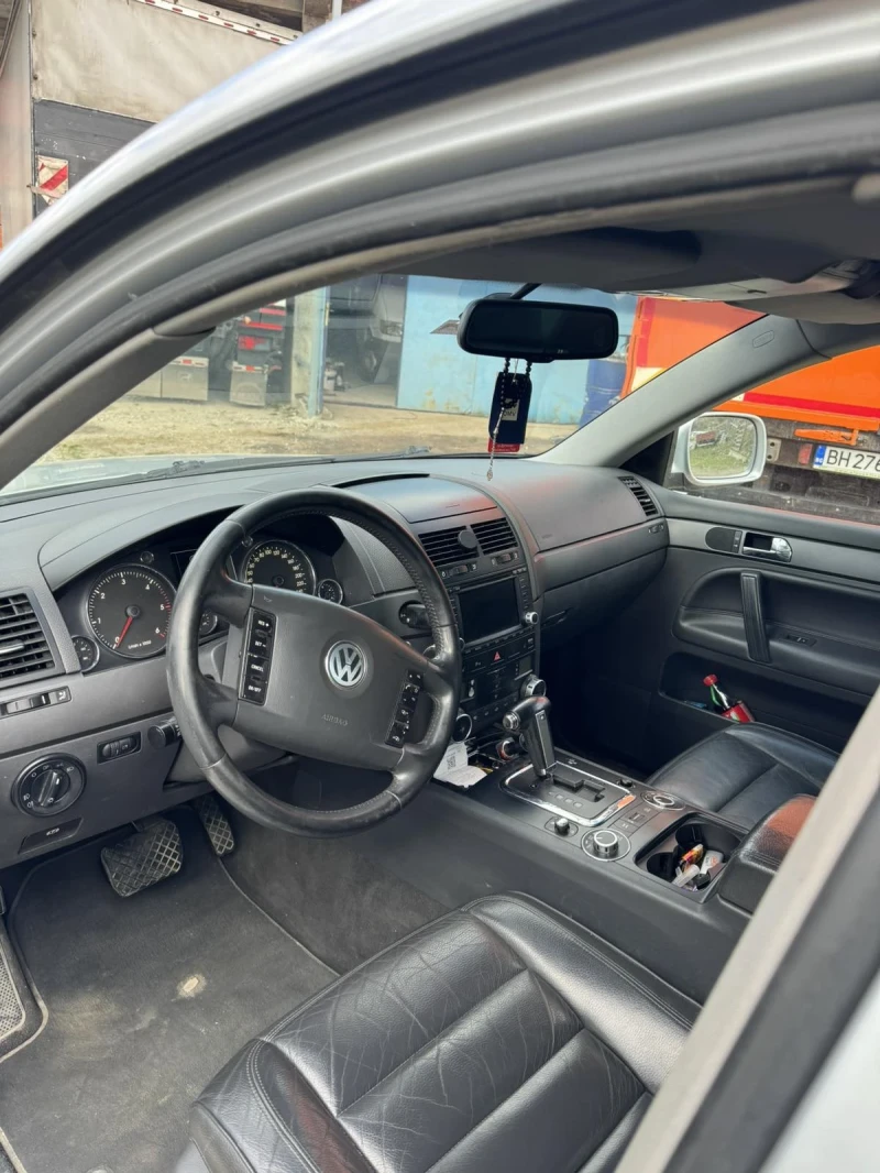 VW Touareg, снимка 6 - Автомобили и джипове - 47959497