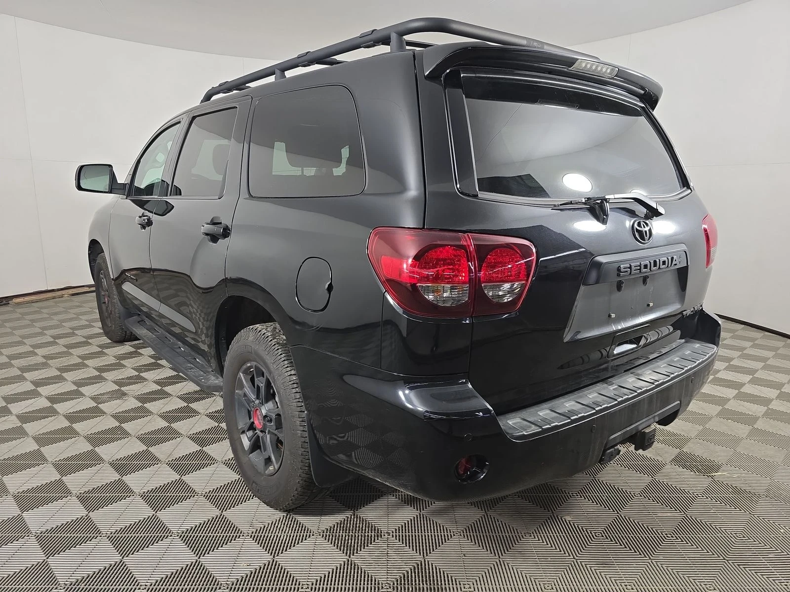 Toyota Sequoia  - изображение 3