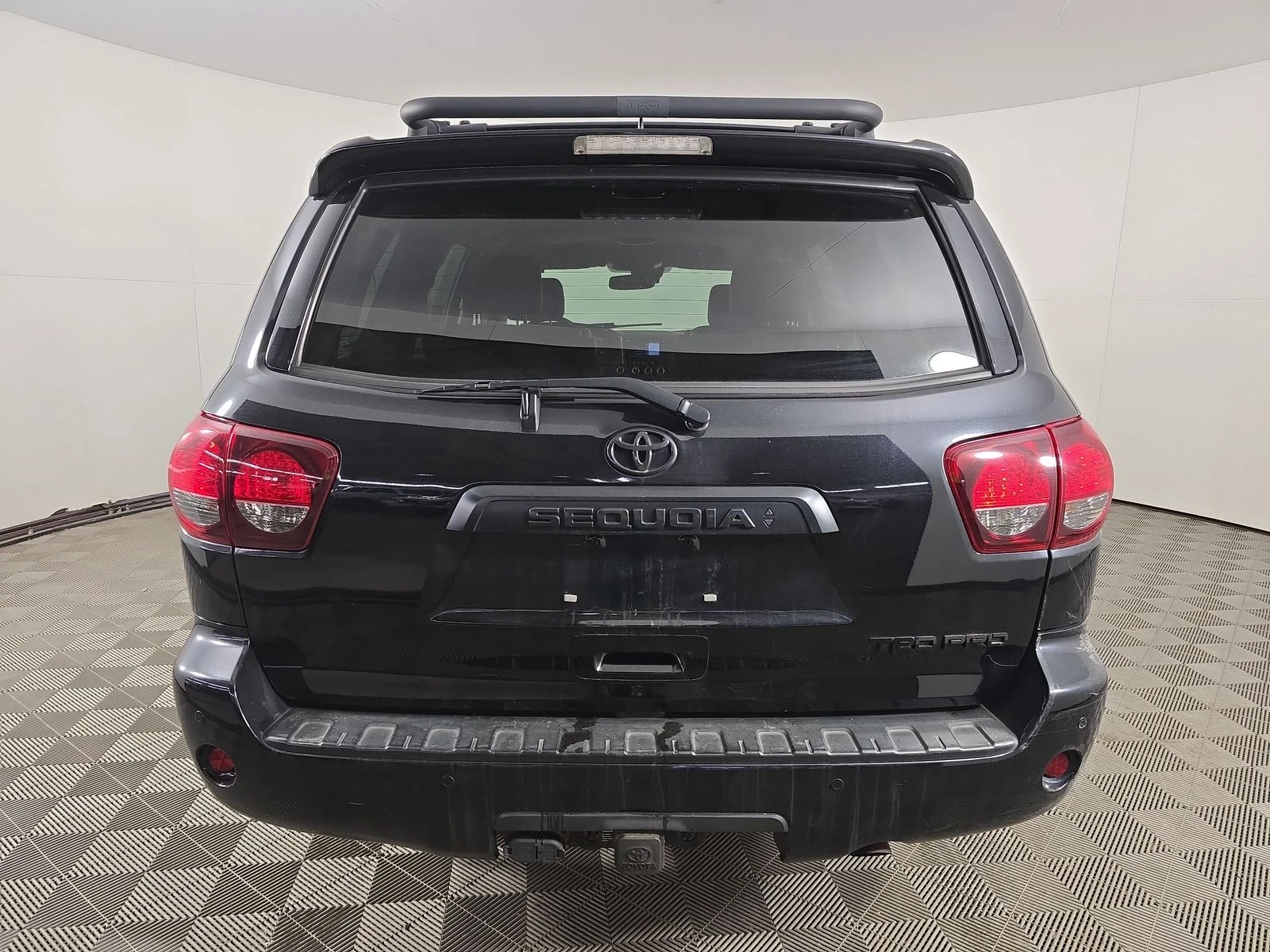 Toyota Sequoia  - изображение 4