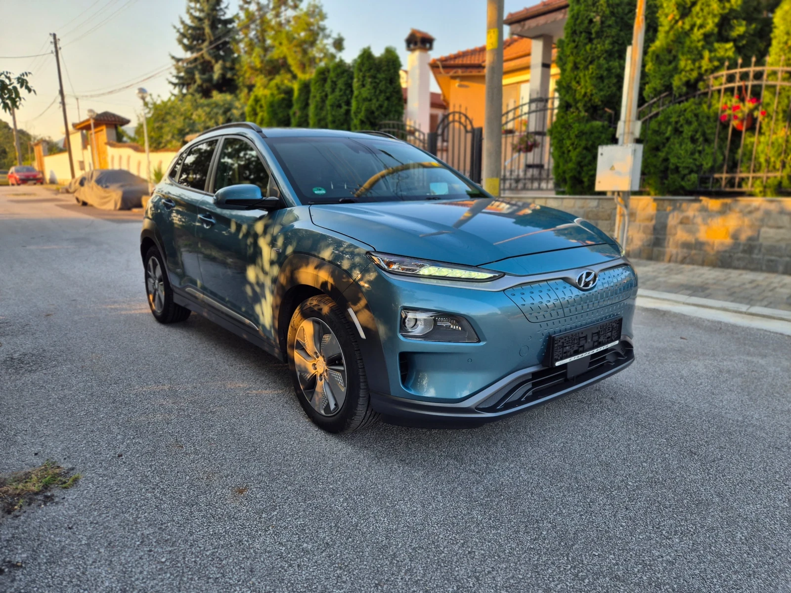 Hyundai Kona 64 kWh/ Premium/204кс/Термо помпа - изображение 2