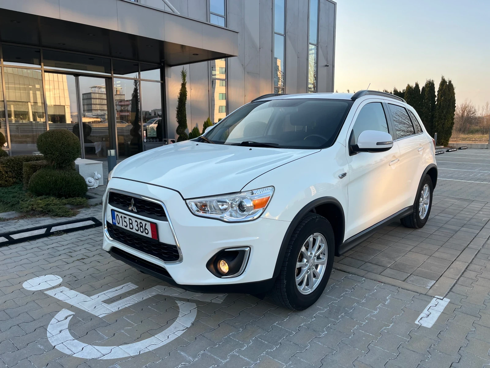 Mitsubishi ASX 1.6 MIVEC* FACELIFT* Navi* Camera* Keylles* Perla*, снимка 8 - Автомобили и джипове - 53866726