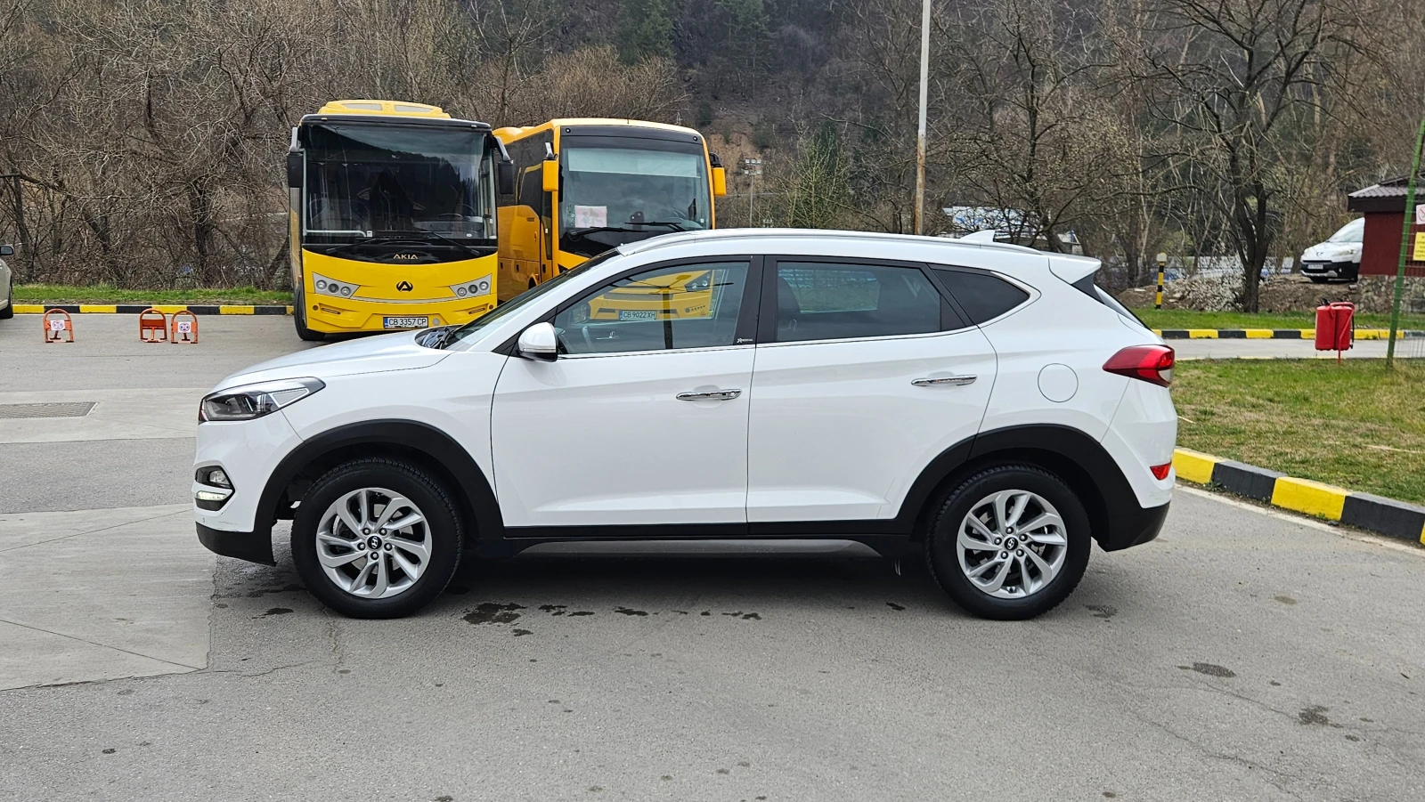 Hyundai Tucson 1.7 CRDI NAVIG/KLIMATRON/X-POSSIBLE, снимка 3 - Автомобили и джипове - 54003223
