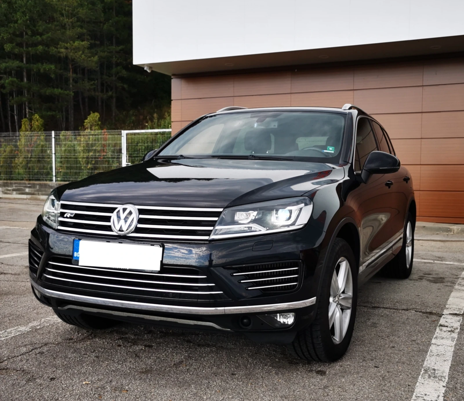 VW Touareg 3.0 TDI Facelift R-line, снимка 3 - Автомобили и джипове - 54242744