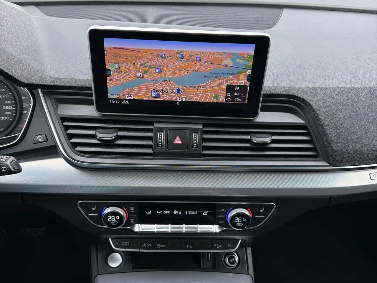 Audi Q5 * Progressiv * ПОДГРЕВ* ПАНОРАМА* CARFAX* , снимка 9 - Автомобили и джипове - 54296218