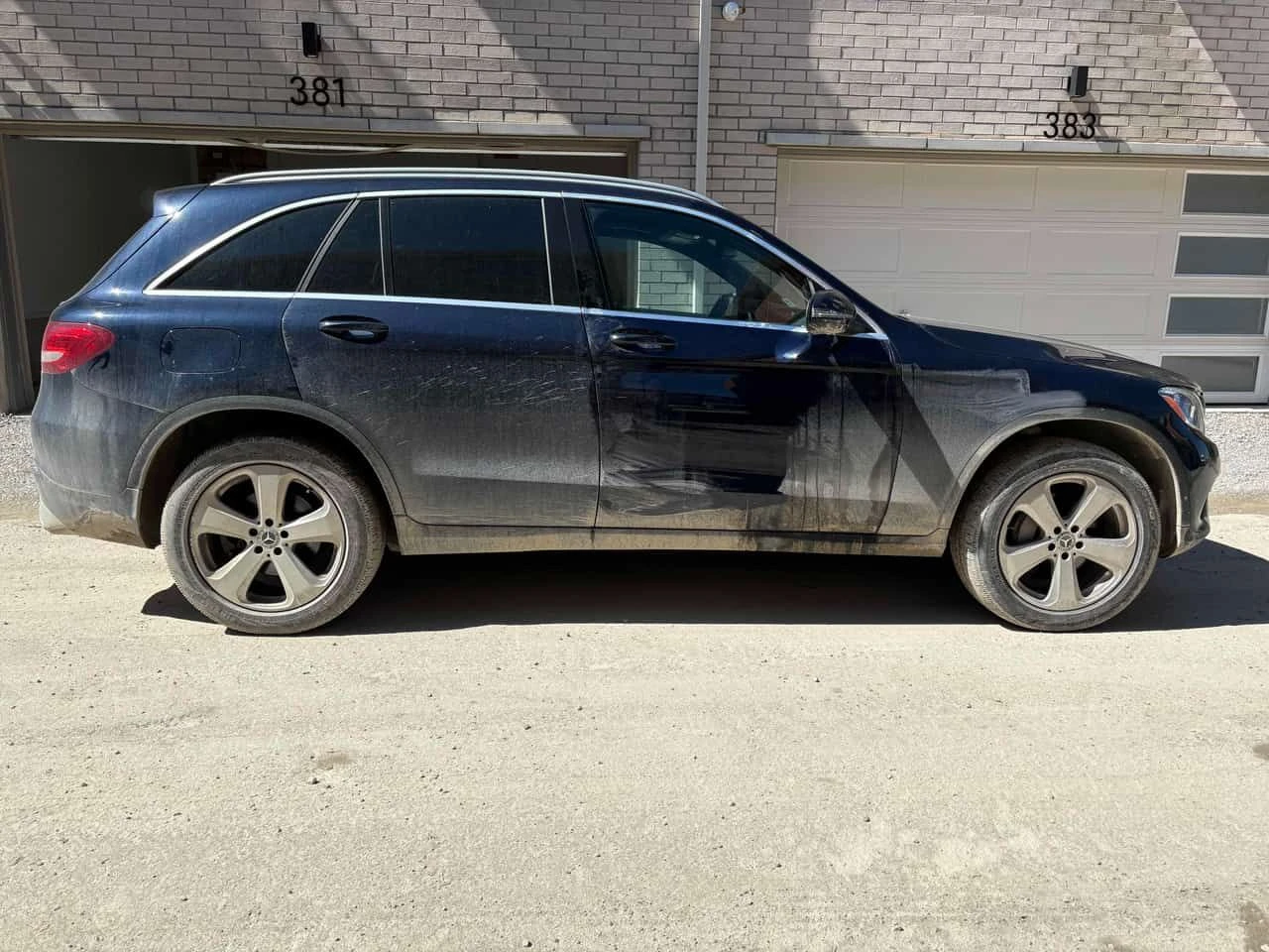 Mercedes-Benz GLC * 300 * ПАНОРАМА * ПОДГРЕВ * ПРЕДСТАВИТЕЛСТВО, снимка 4 - Автомобили и джипове - 54365316