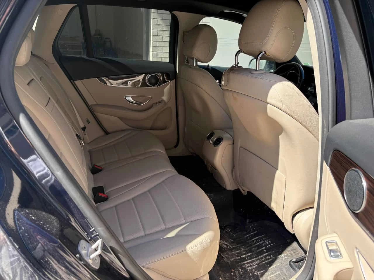 Mercedes-Benz GLC * 300 * ПАНОРАМА * ПОДГРЕВ * ПРЕДСТАВИТЕЛСТВО, снимка 11 - Автомобили и джипове - 54365316