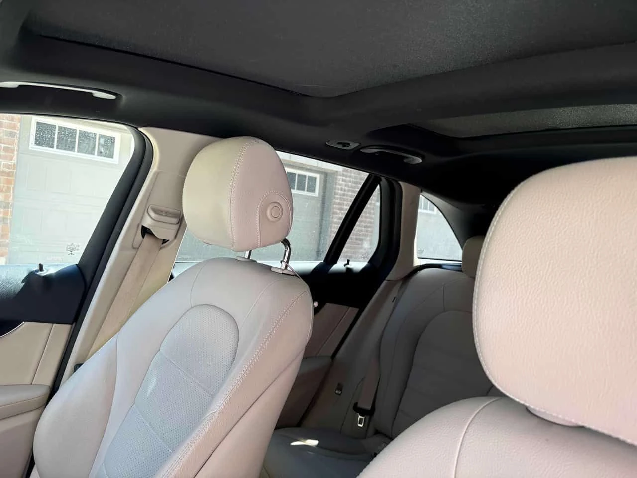 Mercedes-Benz GLC * 300 * ПАНОРАМА * ПОДГРЕВ * ПРЕДСТАВИТЕЛСТВО, снимка 12 - Автомобили и джипове - 54365316