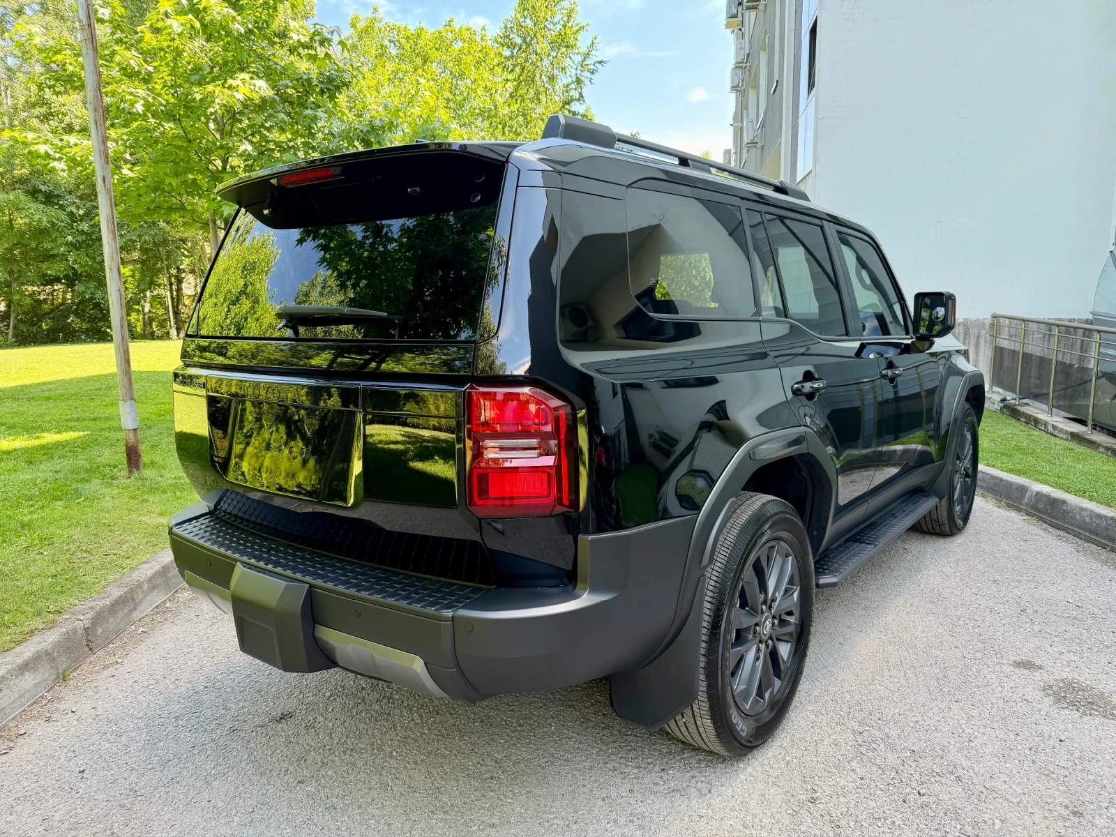 Toyota Land cruiser J250 4W-Drive FULL FULL, снимка 5 - Автомобили и джипове - 54776150