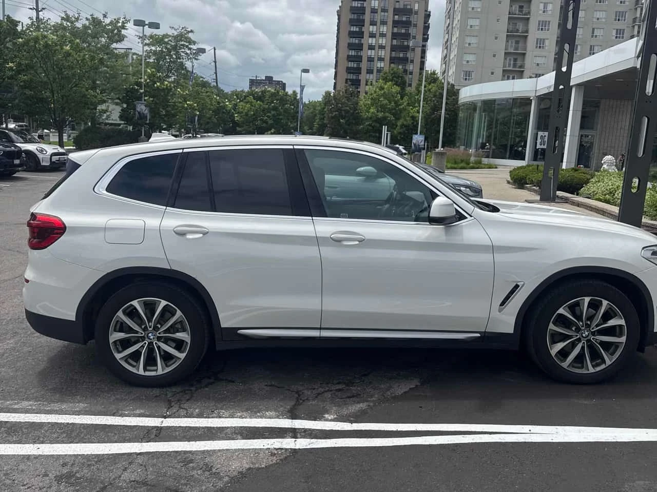 BMW X3 xDrive30i/ПАНОРАМА/ПОДГРЕВИ/ОТ ПРЕДСТАВИТЕЛСТВО, снимка 4 - Автомобили и джипове - 55064897
