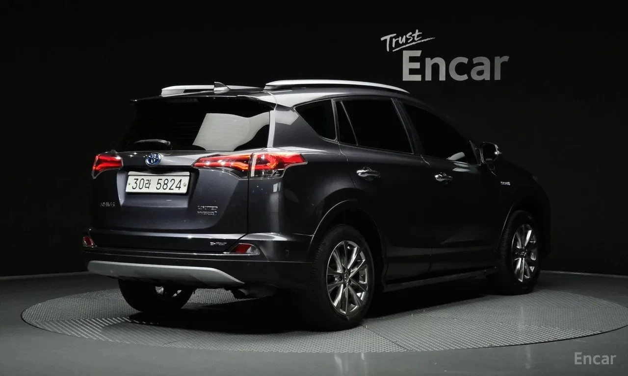 Toyota Rav4 4WD | Hybrid | Keyless | Camera, снимка 2 - Автомобили и джипове - 55432409