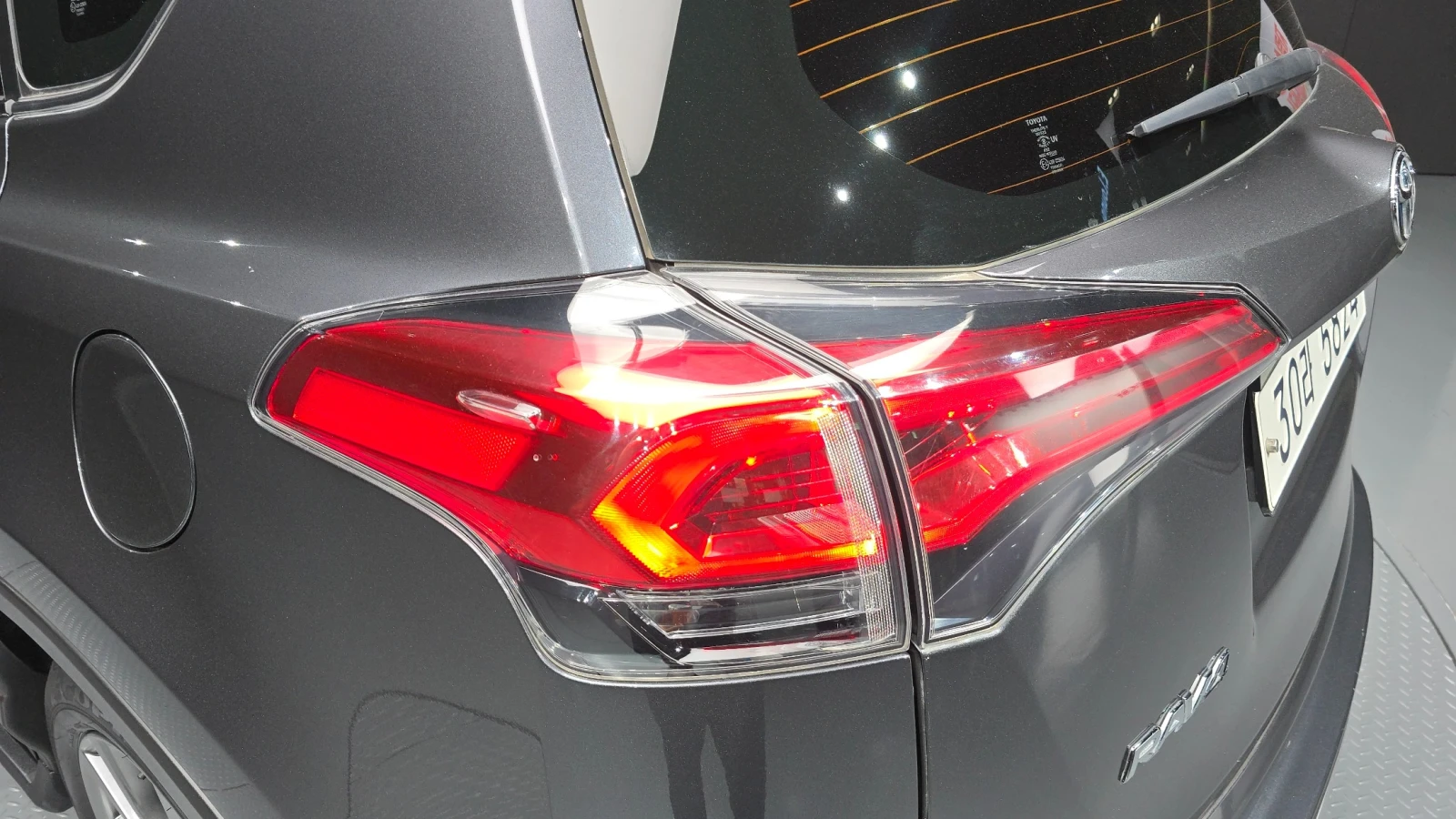 Toyota Rav4 4WD | Hybrid | Keyless | Camera, снимка 4 - Автомобили и джипове - 55432409