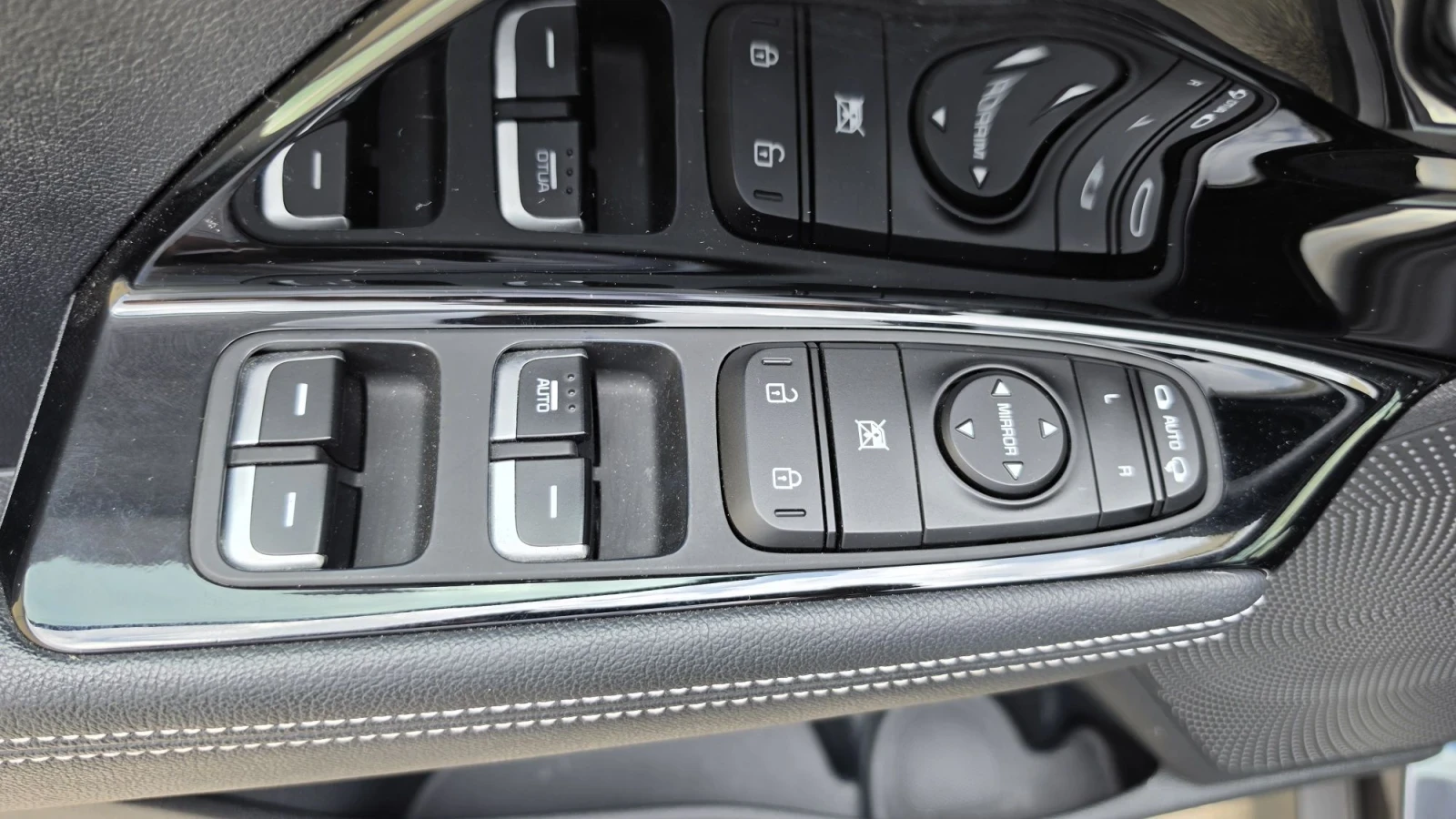 Kia Niro, снимка 8 - Автомобили и джипове - 55702718