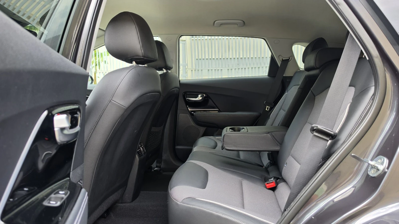 Kia Niro, снимка 11 - Автомобили и джипове - 55702718