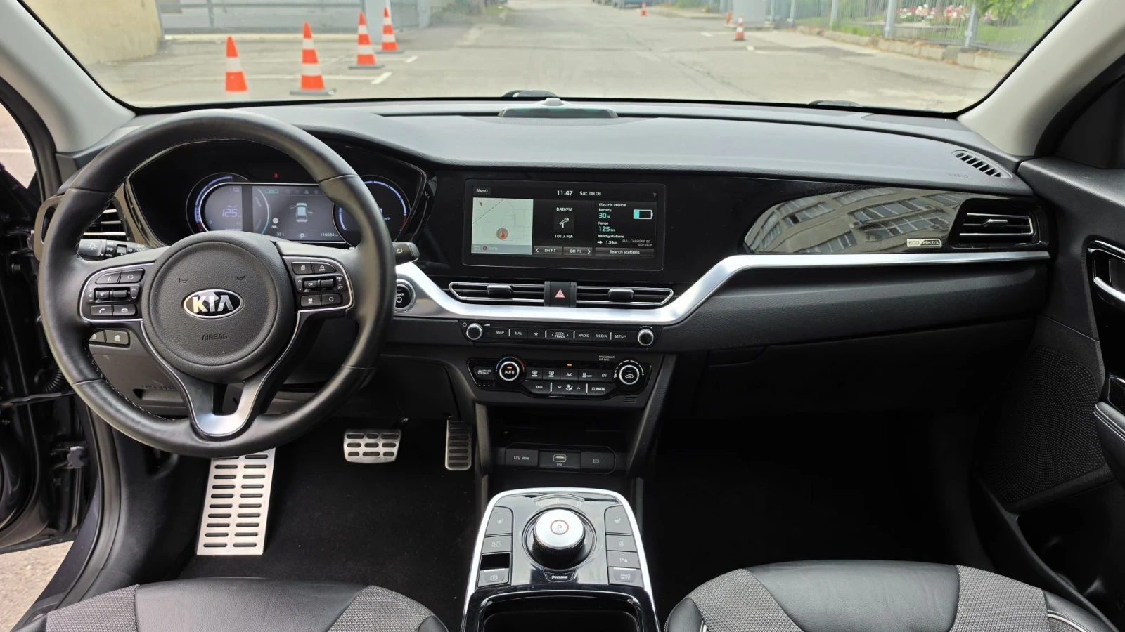 Kia Niro, снимка 14 - Автомобили и джипове - 55702718