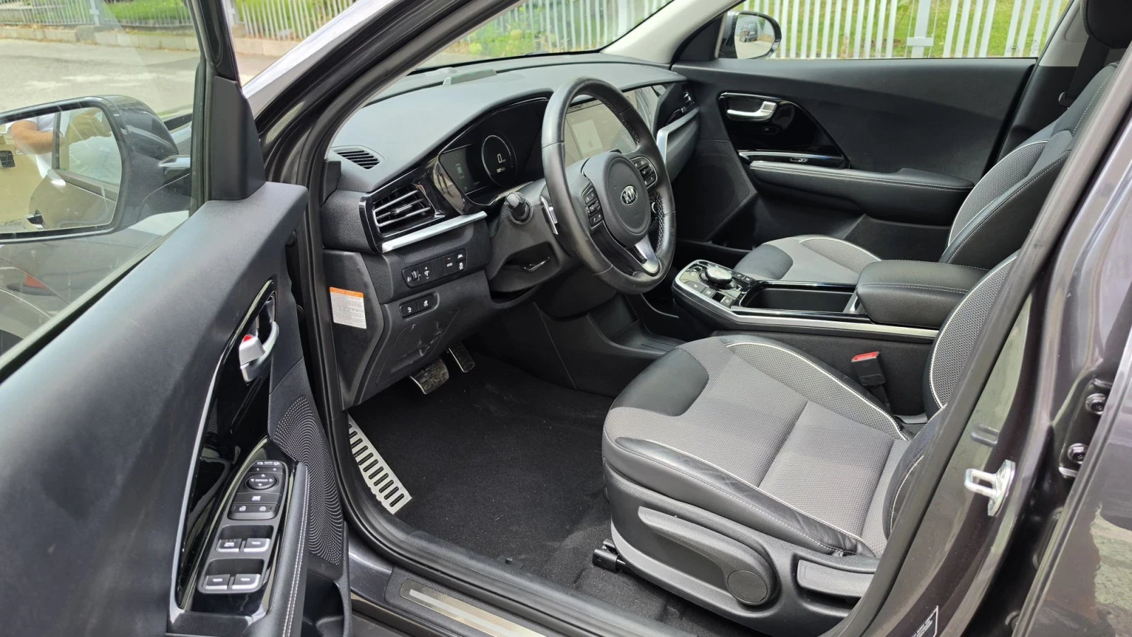 Kia Niro, снимка 9 - Автомобили и джипове - 55702718