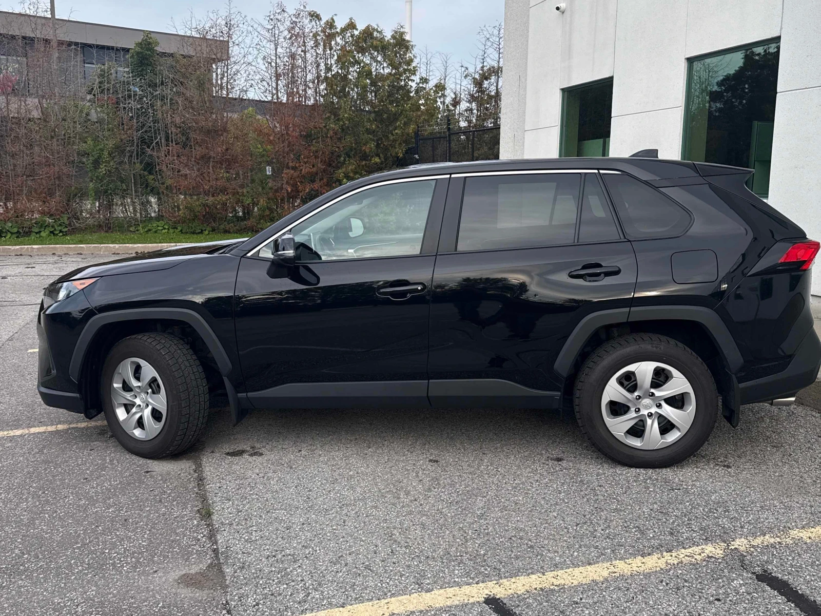 Toyota Rav4  LE / CARFAX / АВТОКРЕДИТ / , снимка 2 - Автомобили и джипове - 55967331