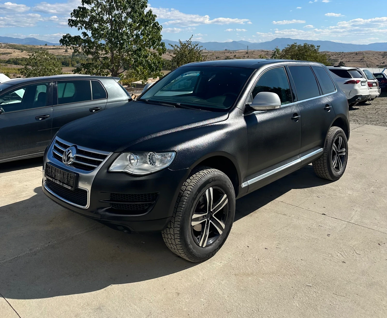 VW Touareg 2.5TDI Автомат, снимка 2 - Автомобили и джипове - 56312858
