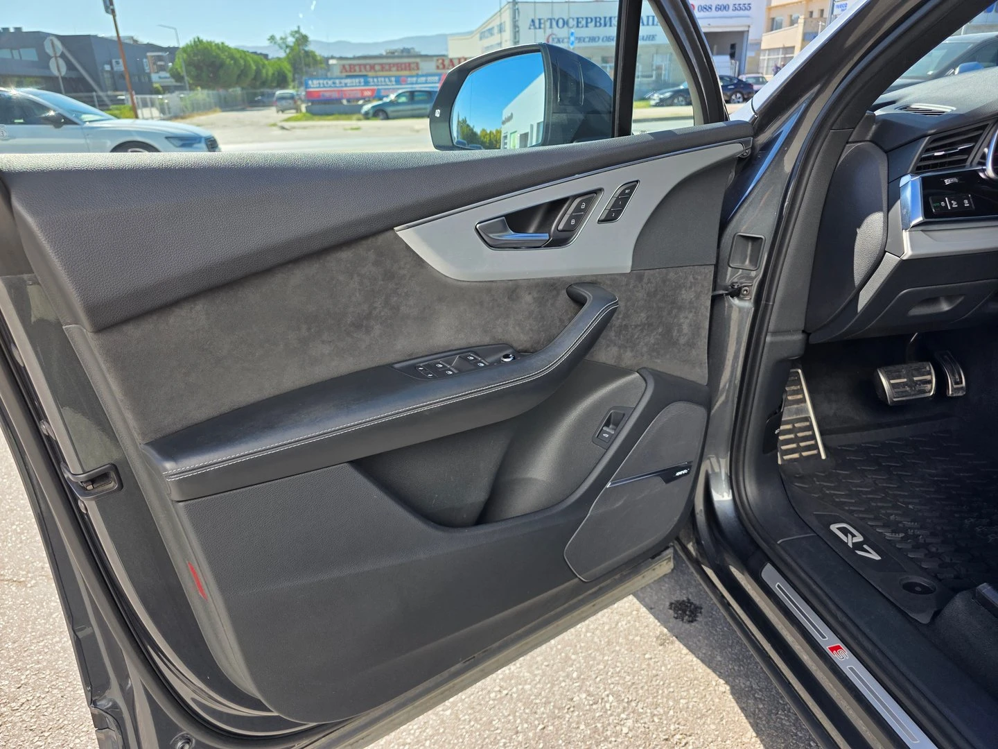 Audi Q7, снимка 9 - Автомобили и джипове - 56420400
