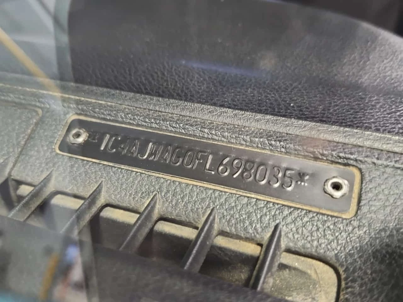 Jeep Wrangler * 4wd 2dr Sport * CARFAX * ����� �� ����������� | Mobile.bg � ����������� 16