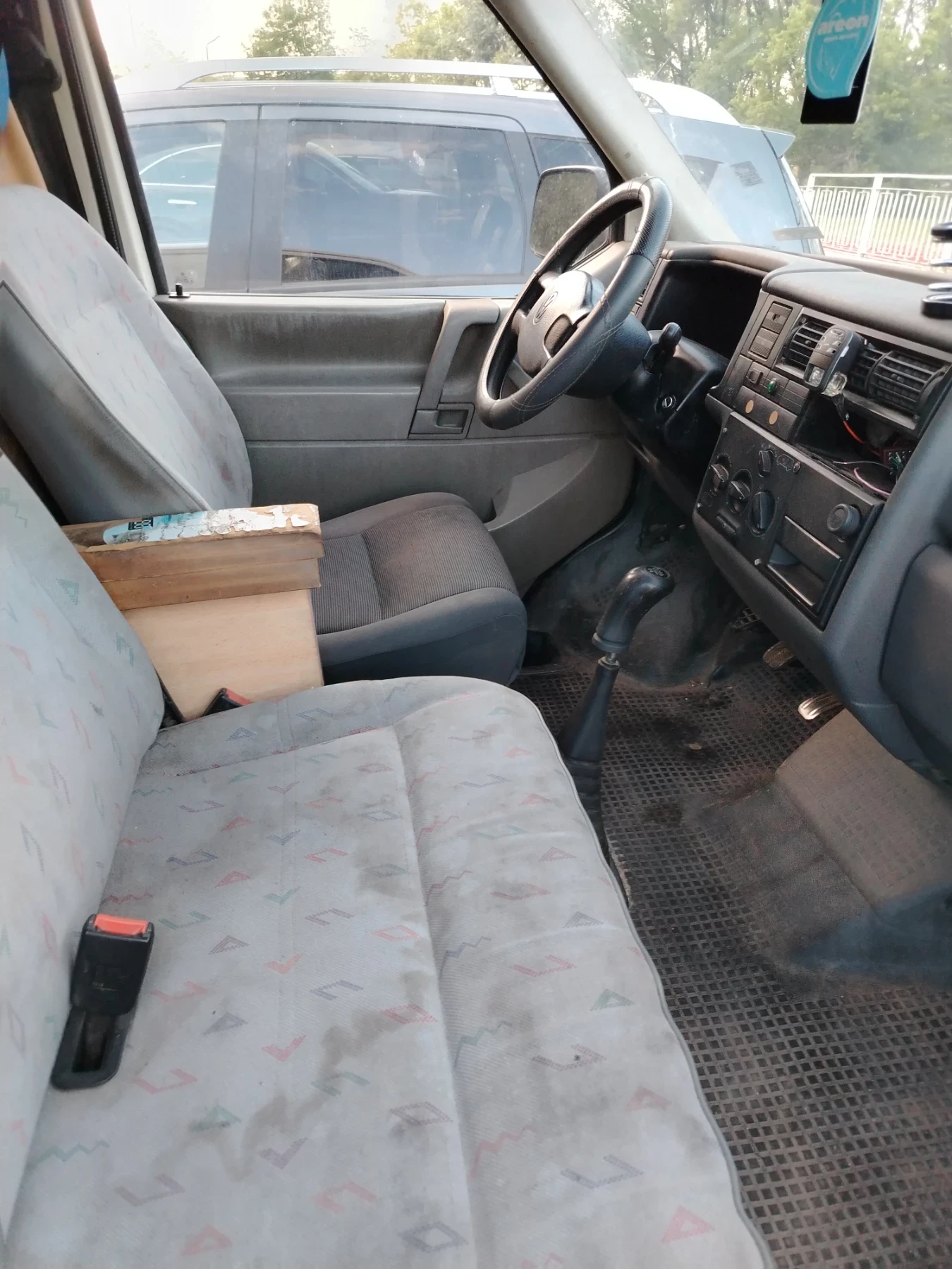 VW Transporter  1.9 турбо дизел , две+ едно товарен  - изображение 5