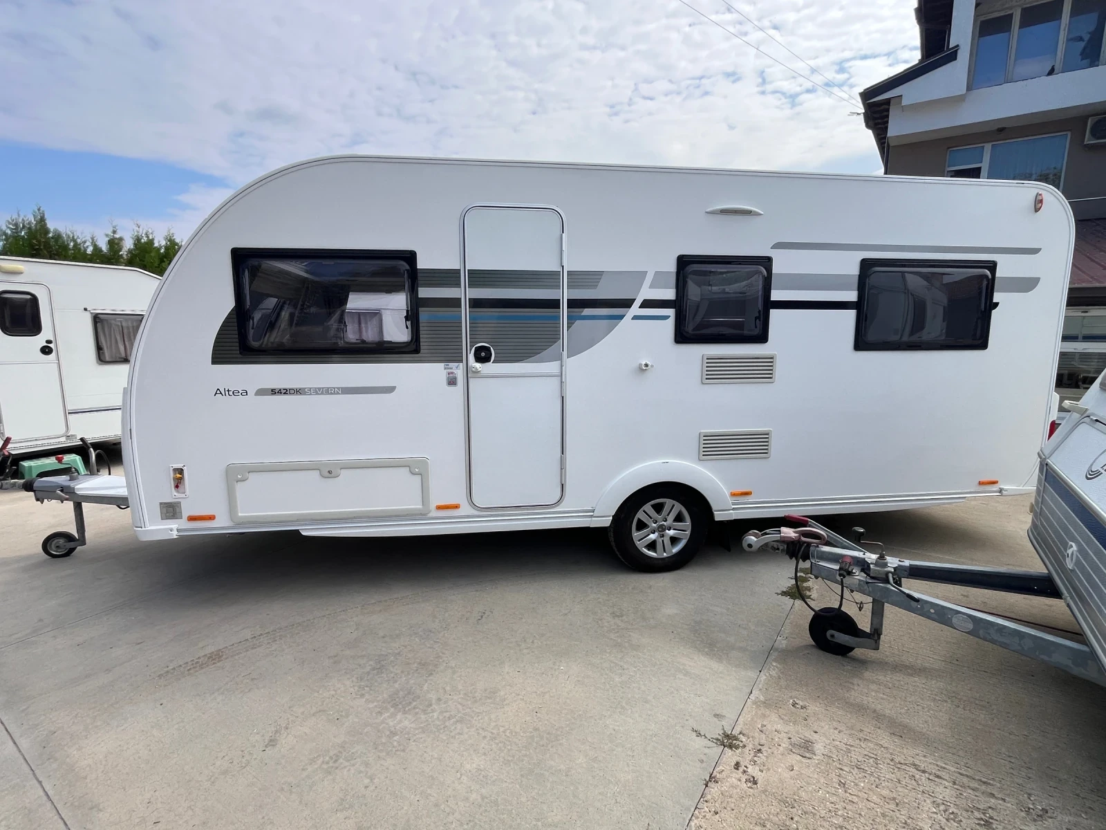 Каравана Adria 542DK severn altea, снимка 2 - Каравани и кемпери - 56115172