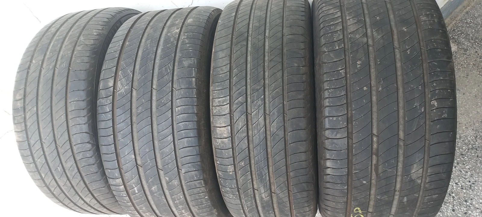 Гуми Летни 275/40R19, снимка 9 - Гуми и джанти - 53326339