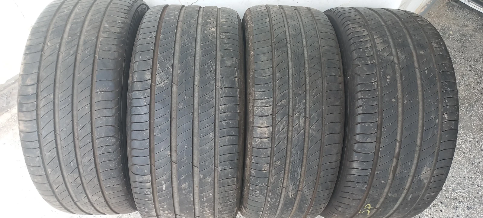 Гуми Летни 275/40R19, снимка 8 - Гуми и джанти - 53326339