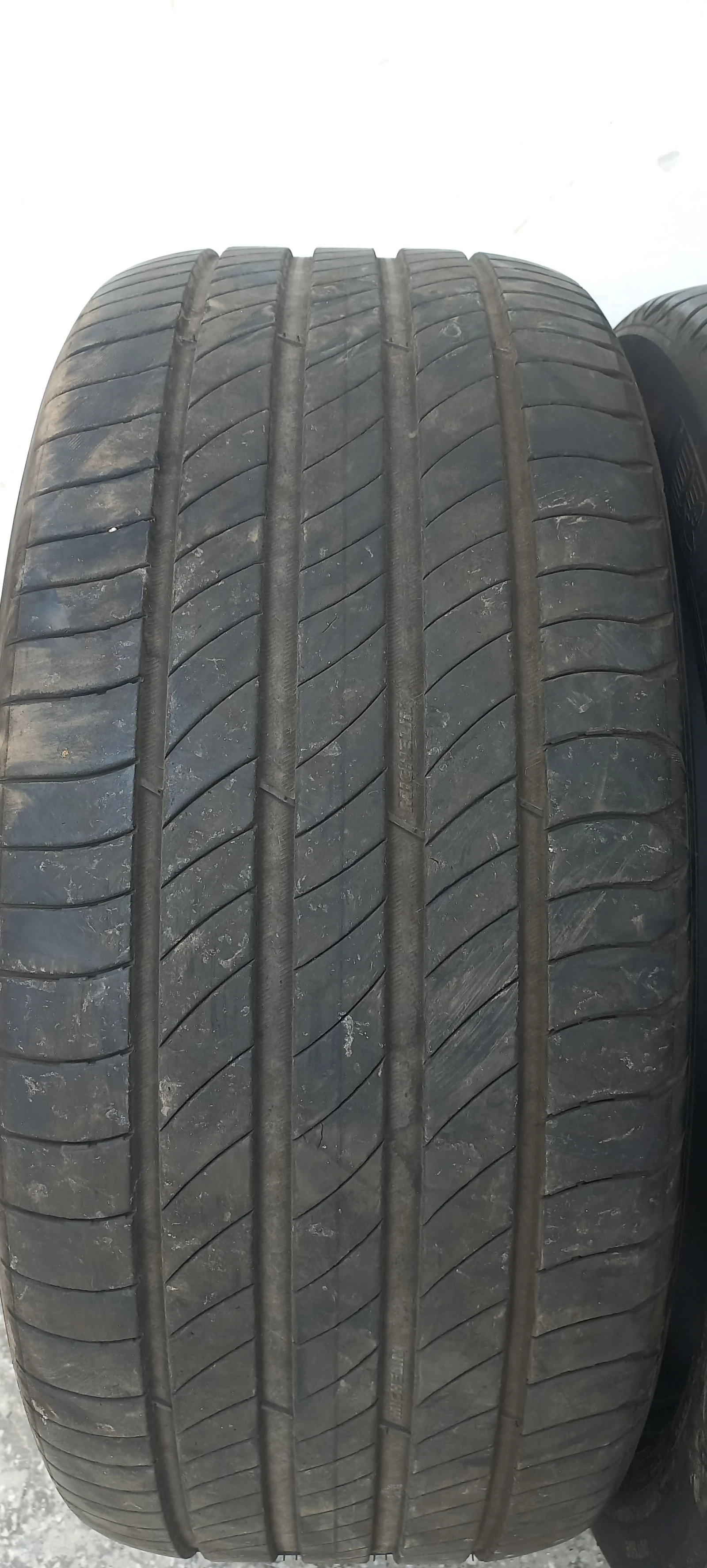 Гуми Летни 275/40R19, снимка 4 - Гуми и джанти - 53326339