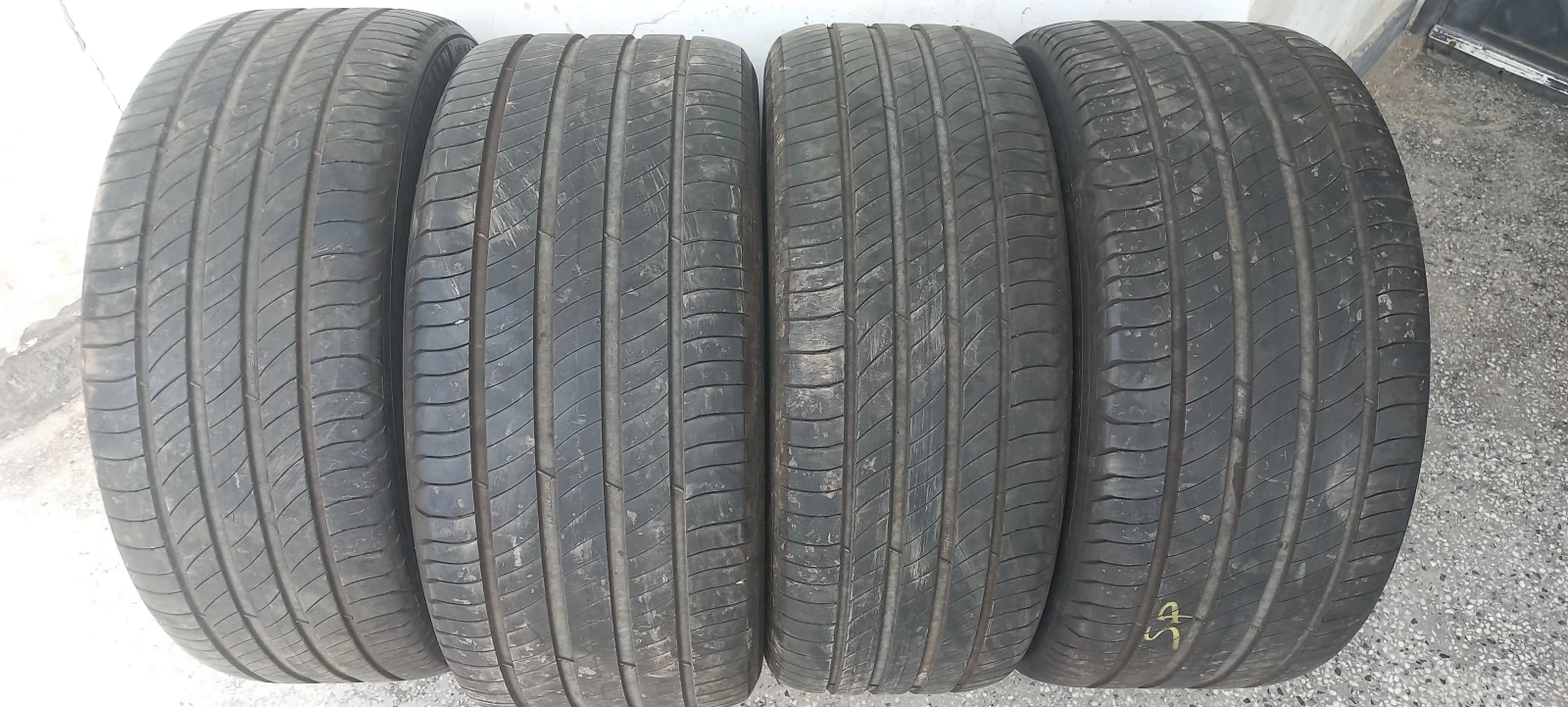 Гуми Летни 275/40R19