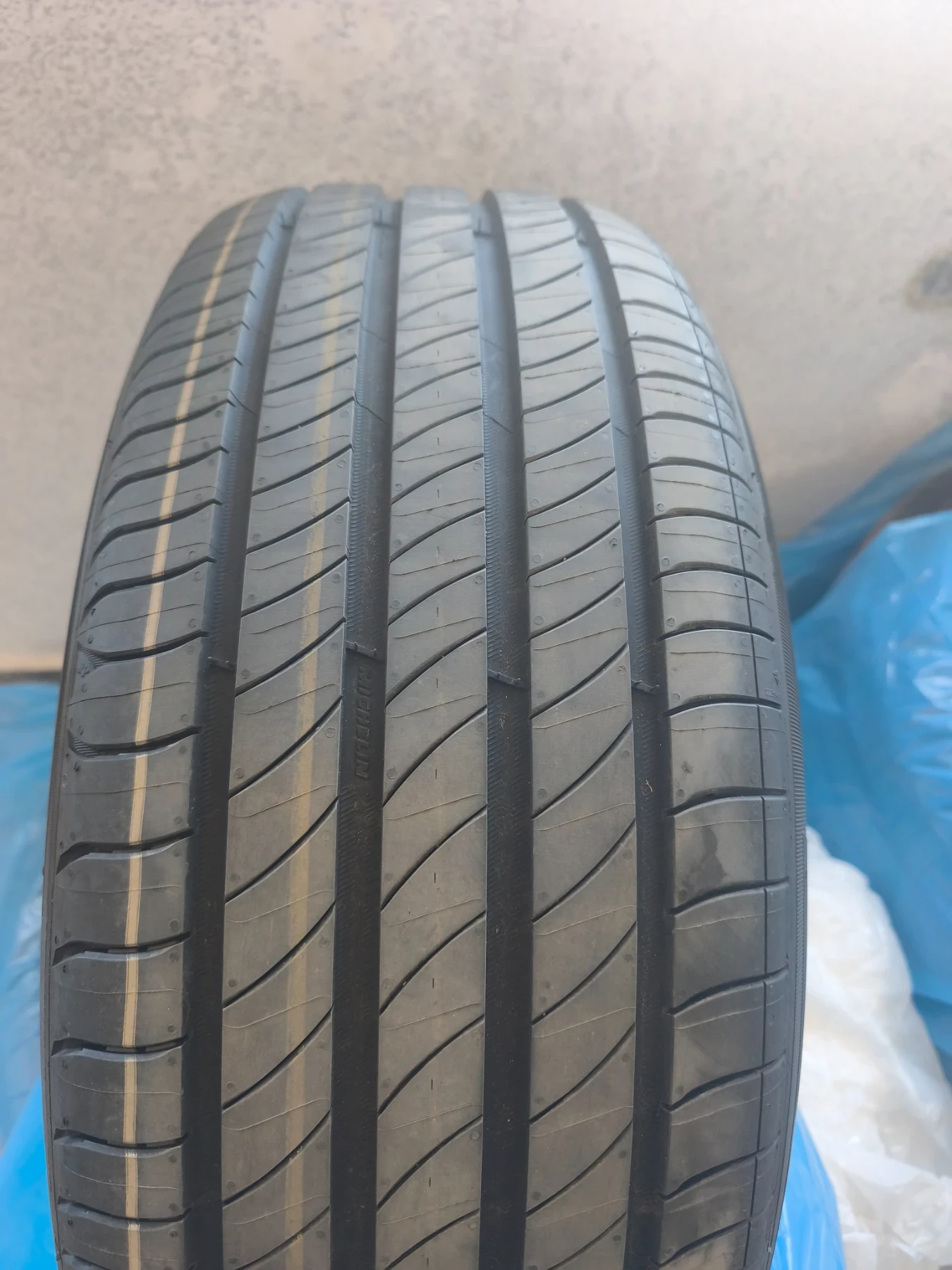 Гуми Летни 225/55R19, снимка 2 - Гуми и джанти - 54403725