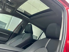 Toyota Camry SE/ПОДГРЕВ/КОЖА/ШИБЕДАХ/ФИНАНСИРАНЕ, снимка 13