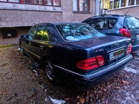 Mercedes-Benz E 320, снимка 2