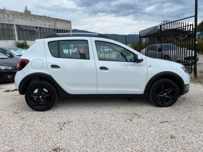 Dacia Sandero 1.5dci* 90кс* * STEPWAY* * Euro-5B , снимка 4 - Автомобили и джипове - 46986274