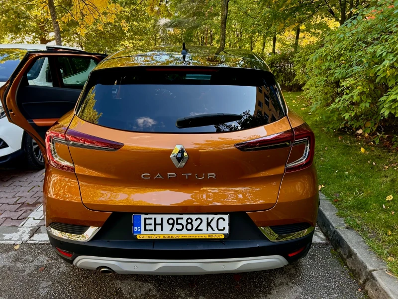 Renault Captur, снимка 3 - Автомобили и джипове - 47526363