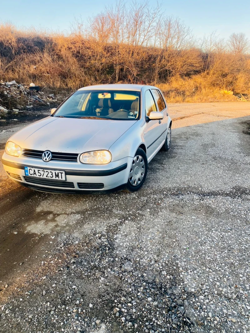 VW Golf 1.6 Газов инжекцион , снимка 1 - Автомобили и джипове - 48551773