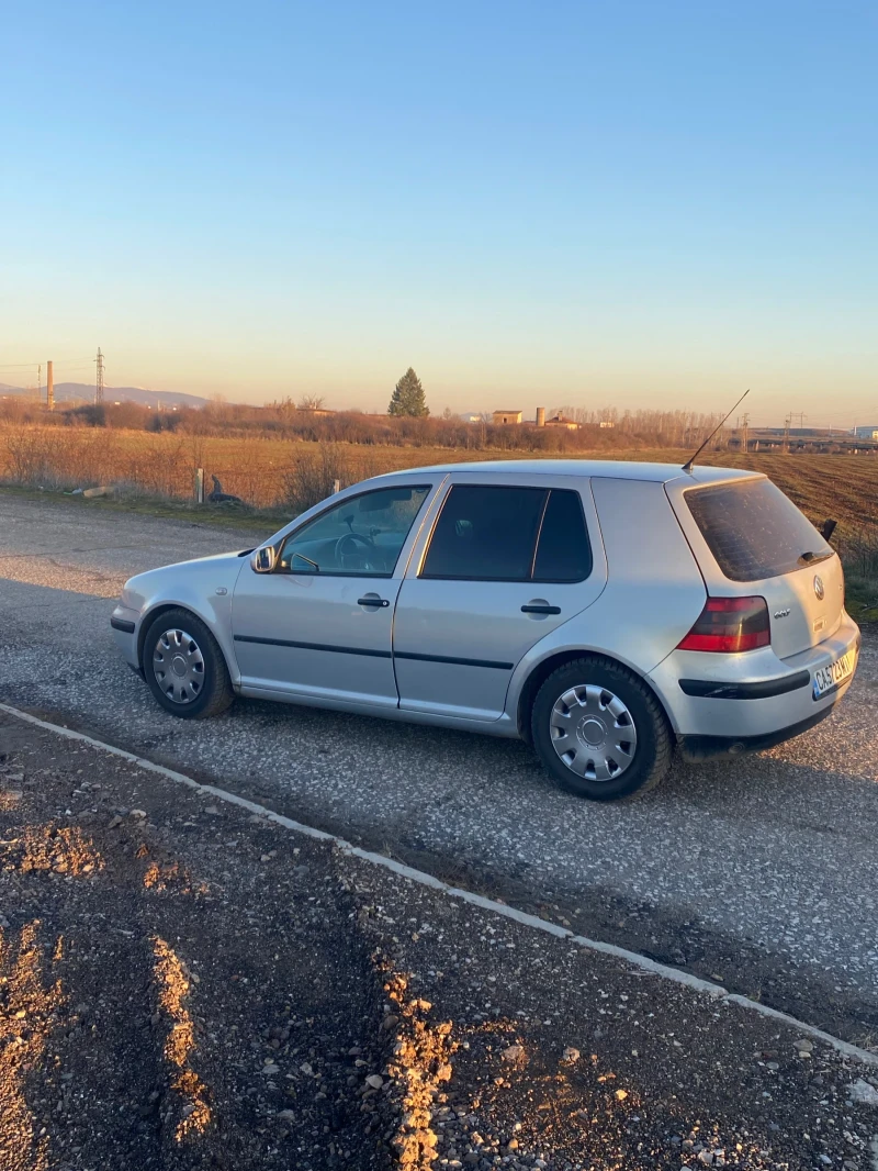 VW Golf 1.6 Газов инжекцион , снимка 4 - Автомобили и джипове - 48551773