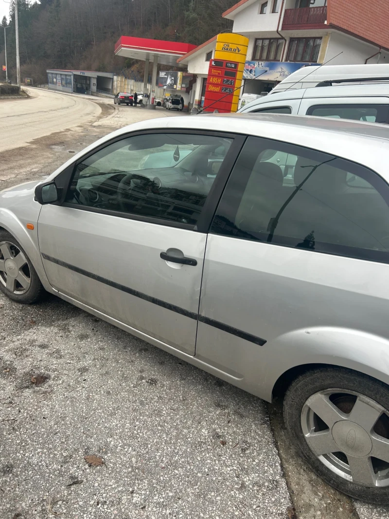 Ford Fiesta, снимка 2 - Автомобили и джипове - 48990308