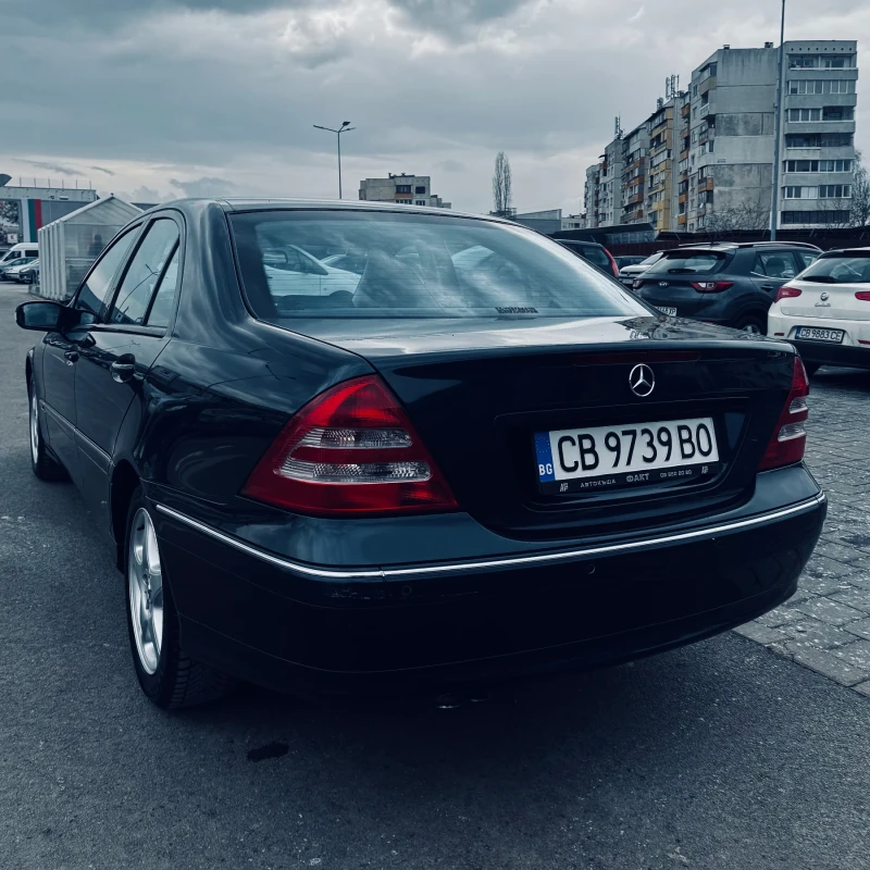 Mercedes-Benz C 270 Avantgarde, снимка 3 - Автомобили и джипове - 49307136