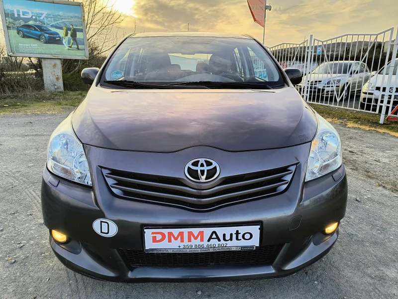 Toyota Verso 1.8-147 КС 6ск Facelift, снимка 2 - Автомобили и джипове - 49497945