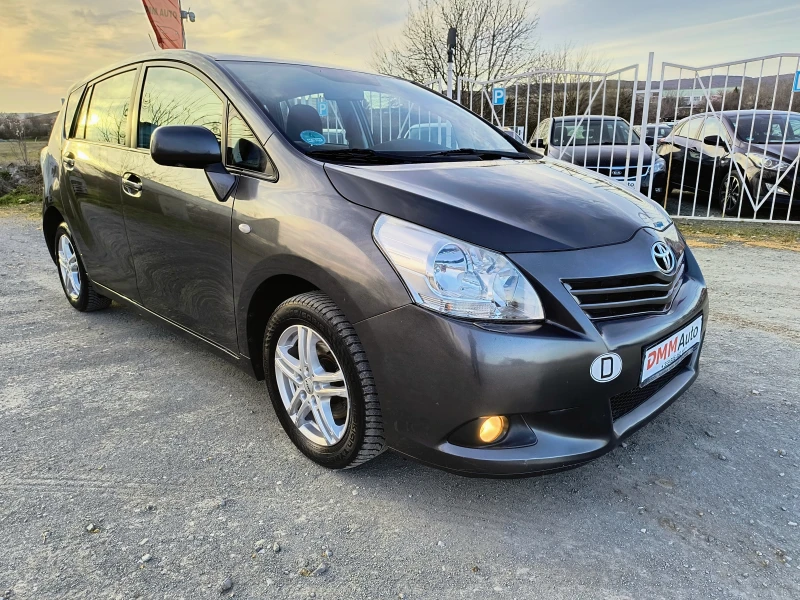 Toyota Verso 1.8-147 КС 6ск Facelift, снимка 3 - Автомобили и джипове - 49497945