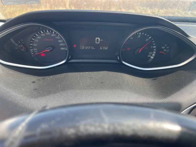 Peugeot 308 1.6 Blue HDI, снимка 9 - Автомобили и джипове - 51391010