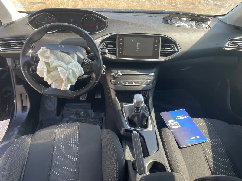 Peugeot 308 1.6 Blue HDI, снимка 11 - Автомобили и джипове - 51391010