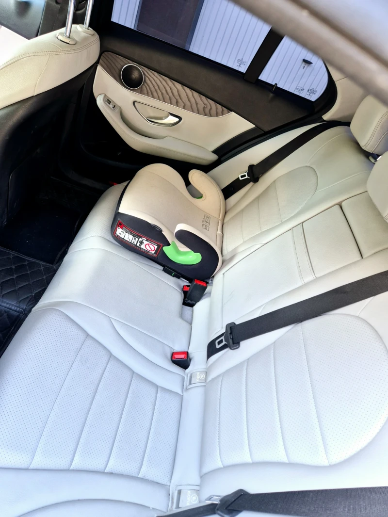 Mercedes-Benz C 300, снимка 3 - Автомобили и джипове - 52437325