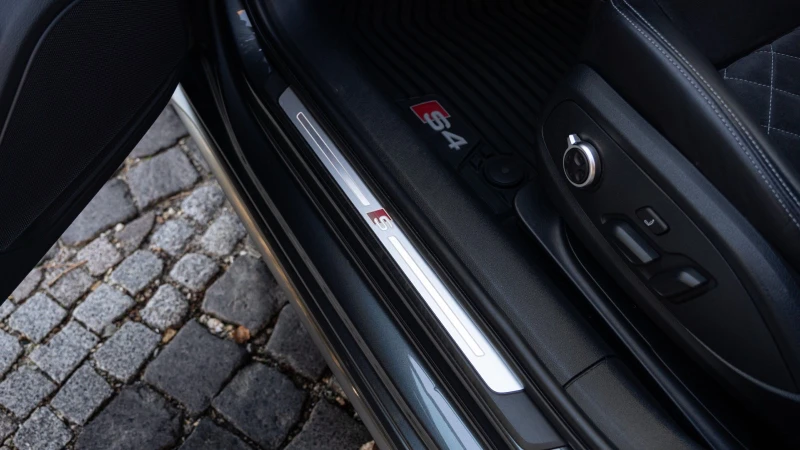 Audi S4 3.0 BITDI Quattro, снимка 16 - Автомобили и джипове - 52489399