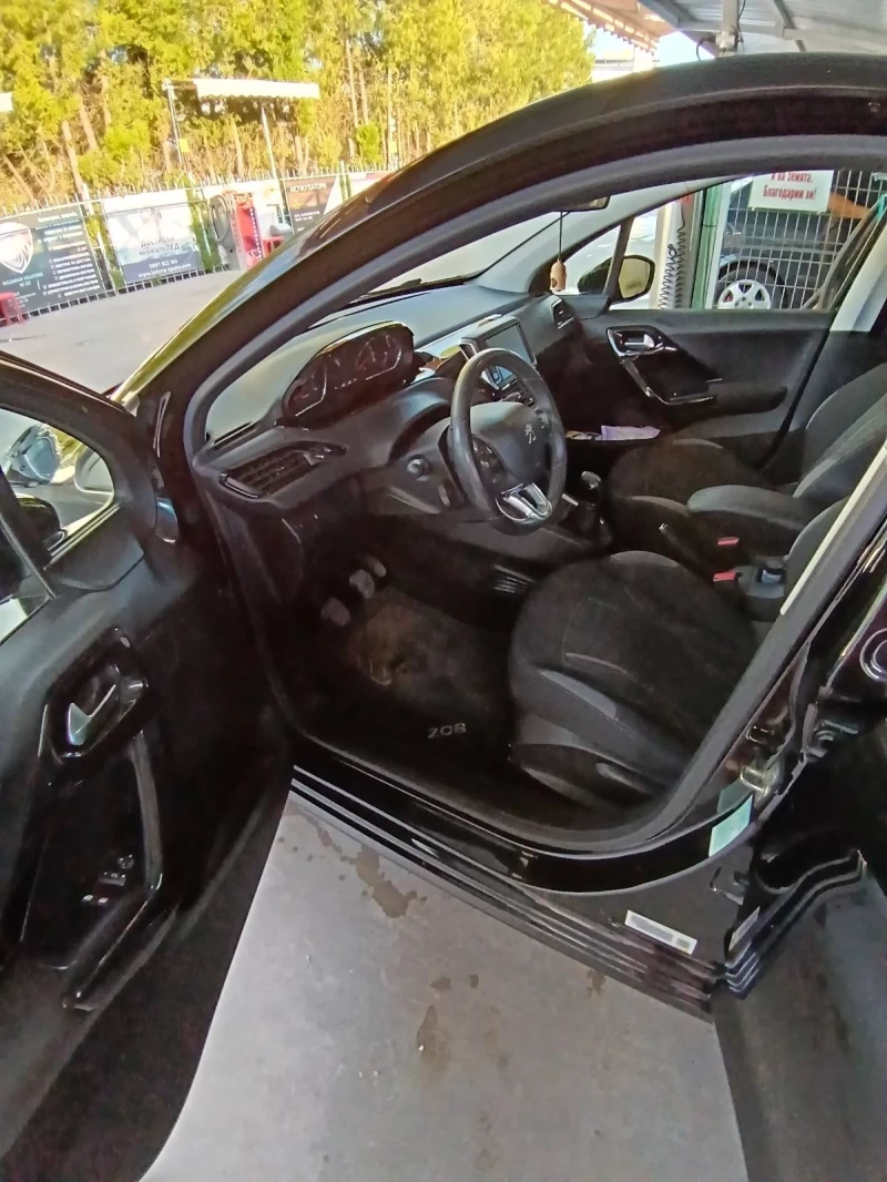 Peugeot 208 1.4 HDI, снимка 6 - Автомобили и джипове - 52587021
