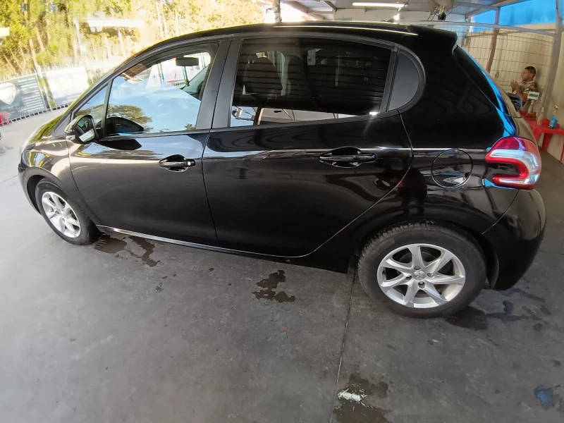 Peugeot 208 1.4 HDI, снимка 5 - Автомобили и джипове - 52587021
