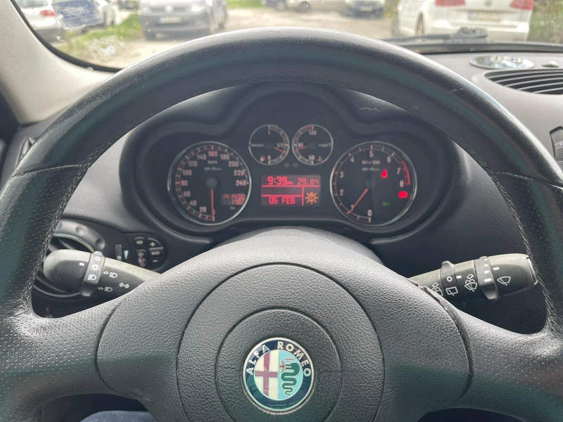Alfa Romeo 147 1.6 GAS, снимка 6 - Автомобили и джипове - 52814100